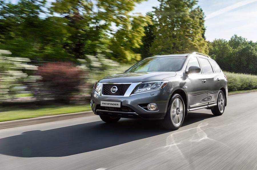 Nissan Pathfinder Hybrid 2015 года  (фото 4 из 29)